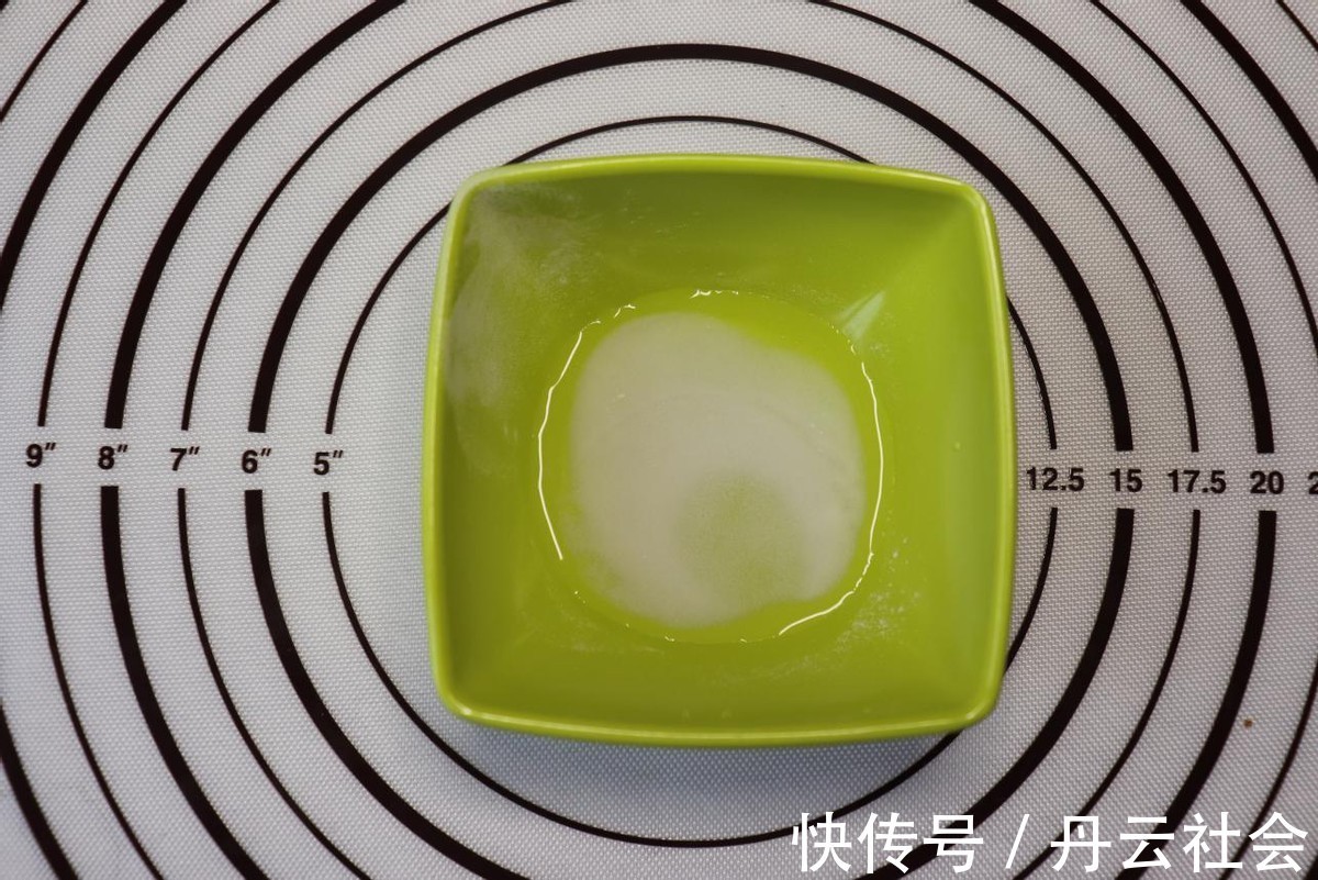 吃起来|这饼干小小一个,吃起来有别样的口感,做的跟外面卖的没两样