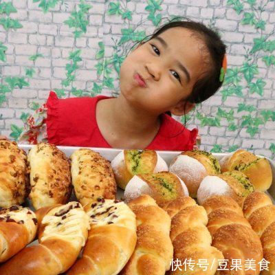 成品|10分钟快手菜一份面团几款面包，做饭不发愁