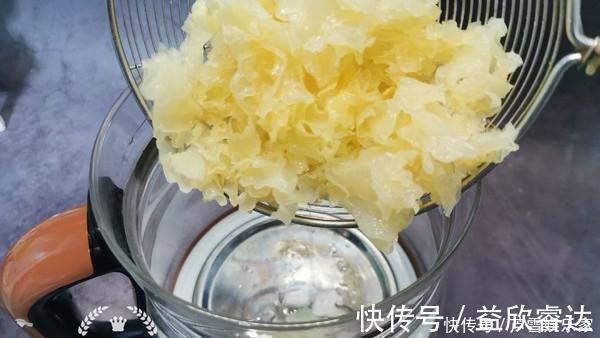 养生壶|妈妈每天用“它”做早餐,60岁年龄40岁容貌,肤白还有弹性!