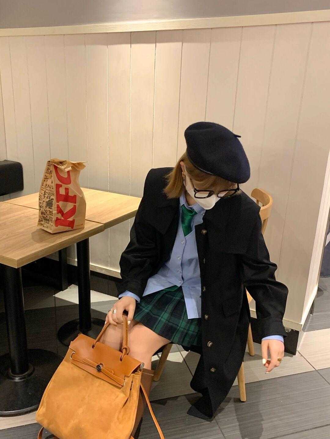 紧身裤 今年火了一种穿法叫“风衣+高筒靴”,喜欢气质类风格的,别错过