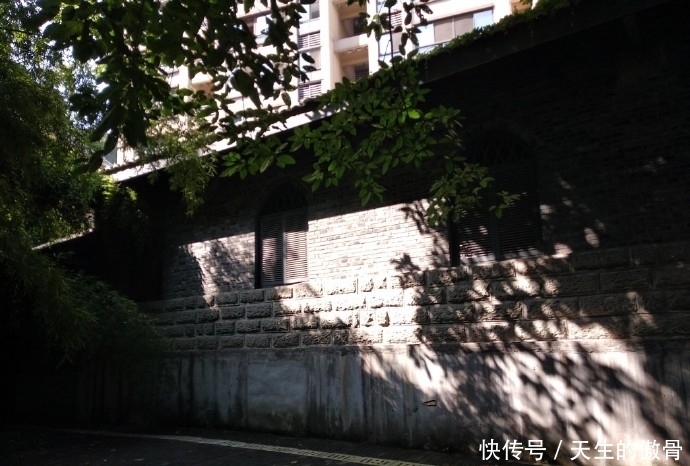 中年|沙坪坝城区老建筑，昔日发声音气坏小日本，如今外形普通被低估