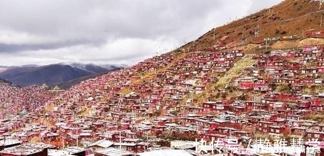 色达喇荣五明佛学院|世界上最大的佛学院，隐藏在雪域高原的崇山峻岭中，令人震撼