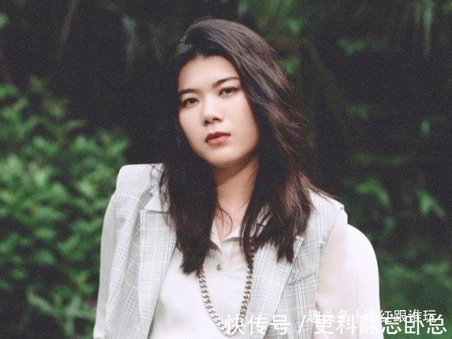 宁静|杨笠,别只顾着吐槽,脱口秀还是要好笑