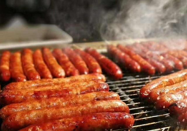 吃货|吃货公认“最长肉”的5种零食,辣条奶茶登榜,难怪你那么胖