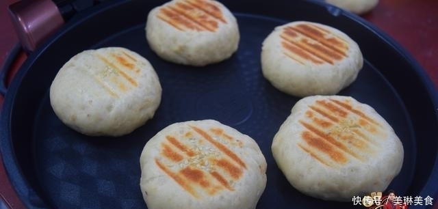 面粉别蒸馒头了,教你好吃做法,比馒头简单,比包子好吃,香!