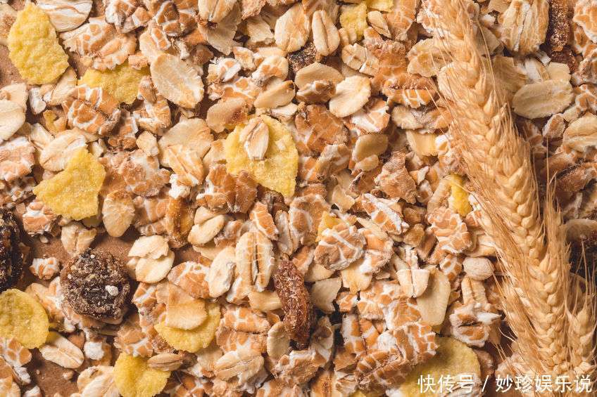 血液黏稠如粥，你的身体早有“反应”，牢记两吃两不吃，慢慢降脂