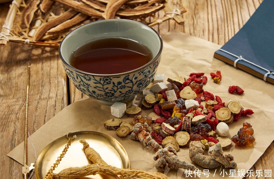 脸色发黄|养肝的“黄金组合”,不是枸杞菊花,平时多吃一点,肝脏变健康