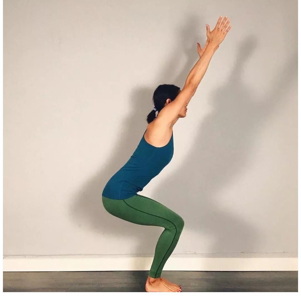 背部|推荐4套简单的流瑜伽序列，有效增强力量和灵活性！