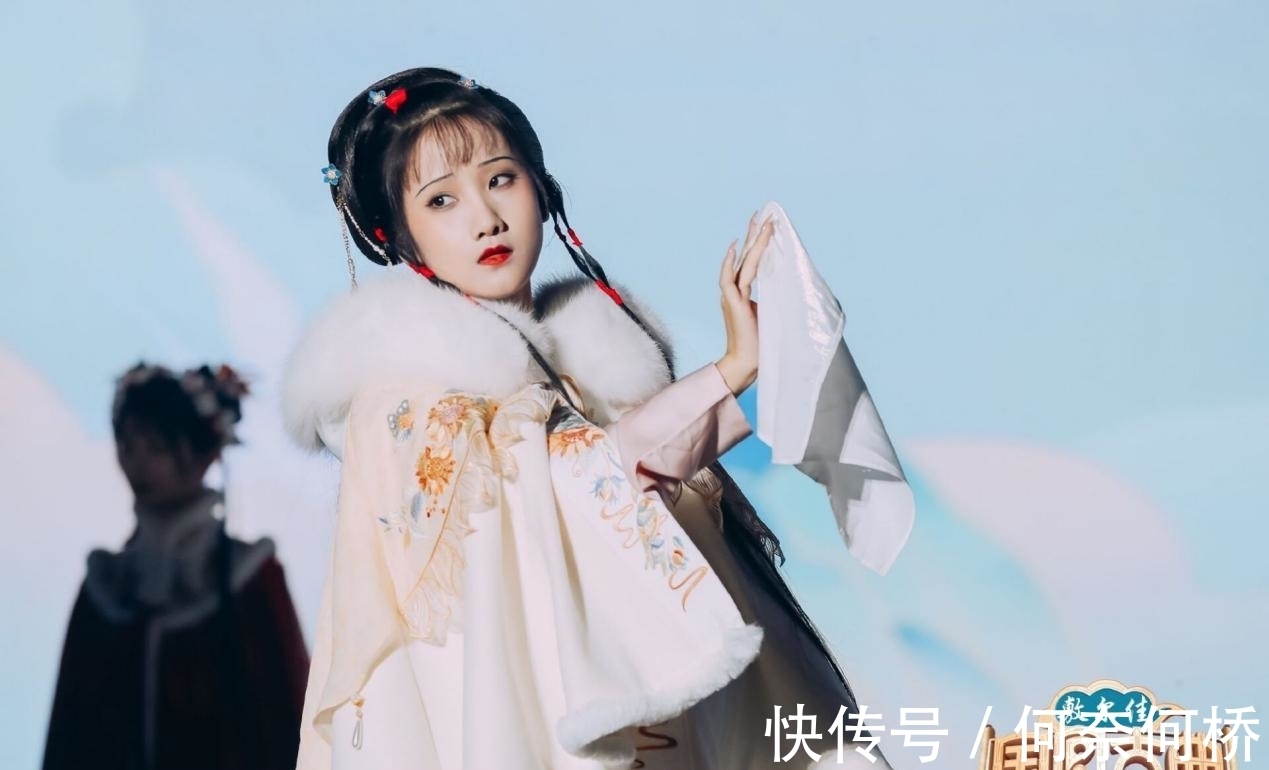 黛玉#网红穿汉服模仿“林黛玉”,网友:让你模仿,没让你超越