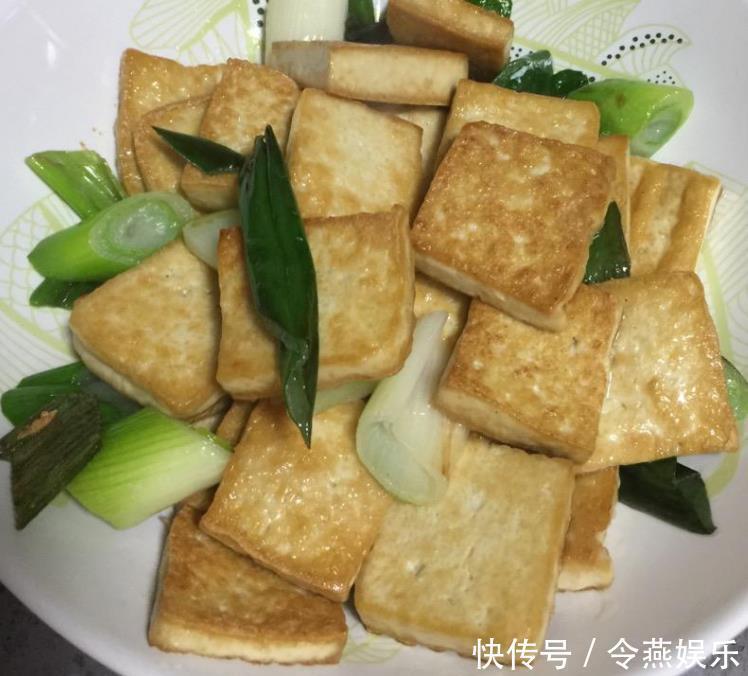 別總是大魚大肉，多吃這道素菜，補鈣補鋅，孩子常吃長高個身體棒