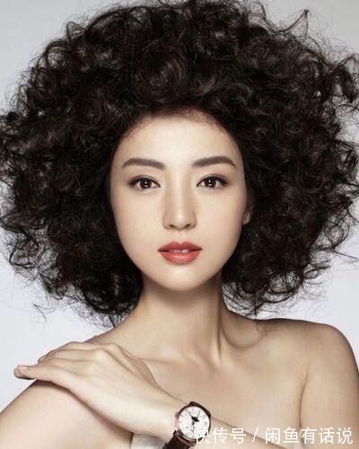 发型|女人到了中年,这4种发型尽量别剪,自以为时髦,其实显老又土气