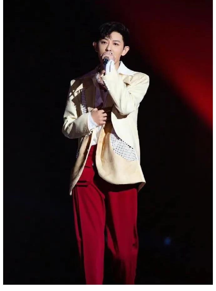 歐陽靖|《披荊斬棘》不感恩的他，如果能早些走，或許還能留點(diǎn)路人緣