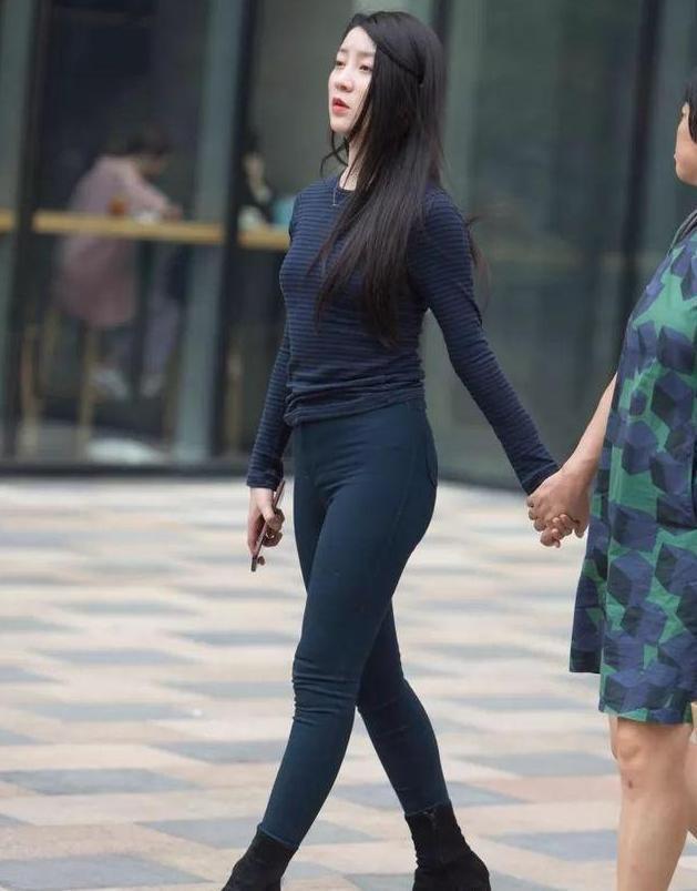 身材 女孩如此穿搭,身材修长纤细,穿出女性好气质