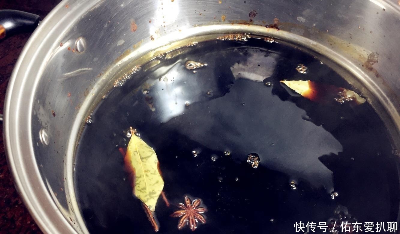 公公家里正做酱油鸡, 邻居闻到香味都跑我家问我酱油鸡的配方!