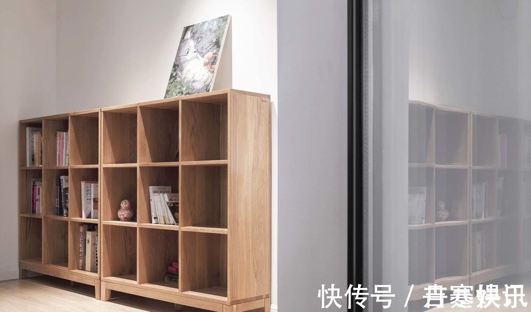 风格|她在沙发后面“掏洞”造窗,完工后发现太明智了,全屋温暖又自然