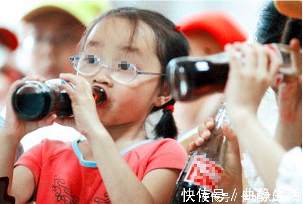 暴躁症|“从不吃零食”的娃，长大后是什么样？难逃3种结局，家长该看看