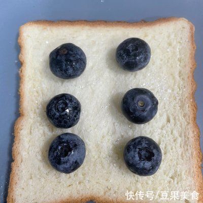 舌尖上的中国，蓝莓芝士吐司能占一席之地