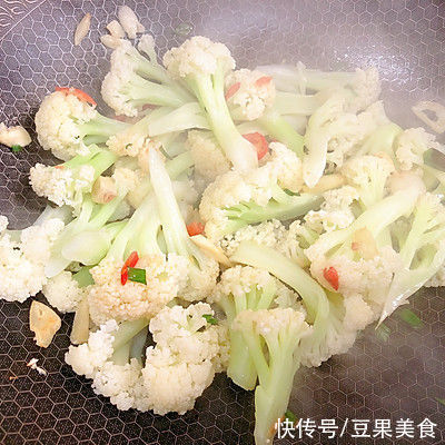 花菜|用家常炒花菜 可以勾住家人的胃