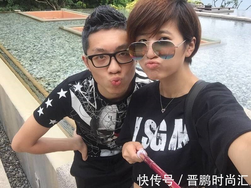 t恤|许昕老婆久违“露脸”,穿T恤颜值不输明星,曾是国乒美女运动员