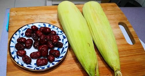 做法|玉米别再煮着吃，教你个独特吃法，又香又甜还易消化，做法超简单
