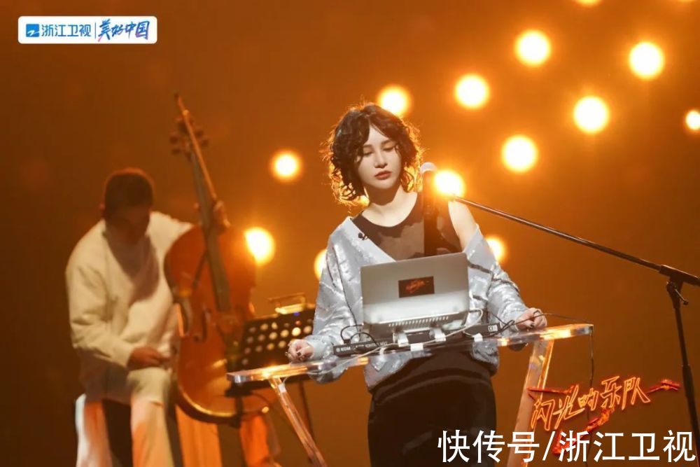 《闪光的乐队》第三场音乐节唱响“希望的声音”，传递温暖的力量！蓝天下