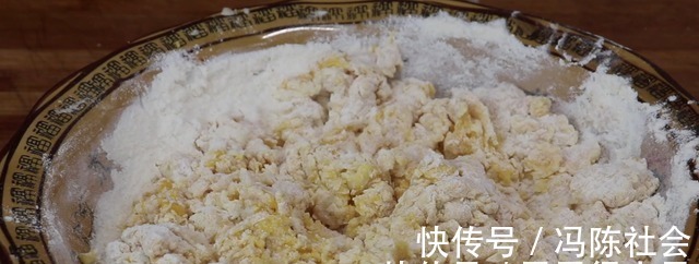 自从玉米面学会这种做法,不煮粥不烙饼,全家早餐都不用买了!