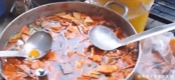大妈|大妈街边卖良心汤,10元管喝饱,食客冲着汤的食材来的