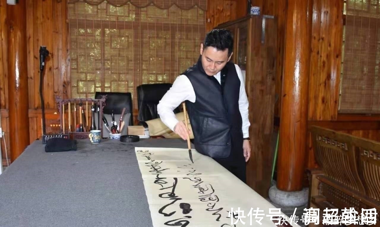 书谱@这位书法家善于“制造”作品,难怪7年46次入大展、5获最高奖