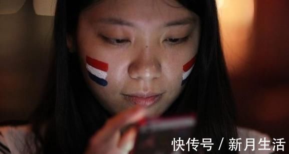 头皮|头皮里抓出“白泥”是头皮屑吗？八成是暗示3种问题，别忽视了