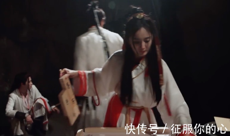 楊冪|《密逃3》通關(guān)還需5塊拼圖,黃明昊進河道被嚇到,說不心疼是假的