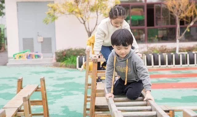 女孩|产检时发现胎儿没有手脚，妈妈坚持生下来，如今女孩十岁让人感慨