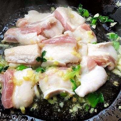 土豆茄子炖五花肉