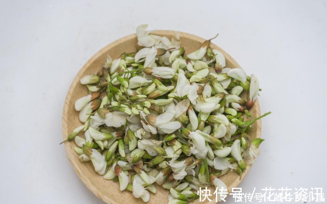 鲜槐花|又到了吃槐花的季节,教你2个保存技巧,一年四季都能吃到鲜槐花