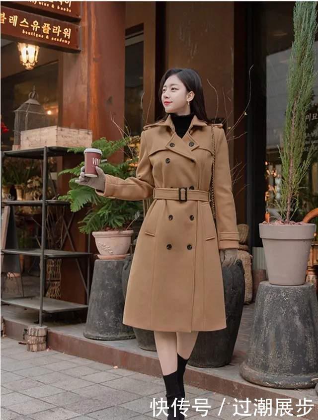 女人过了50岁,穿大衣要牢记这“3不要”,不然再贵都像地摊货