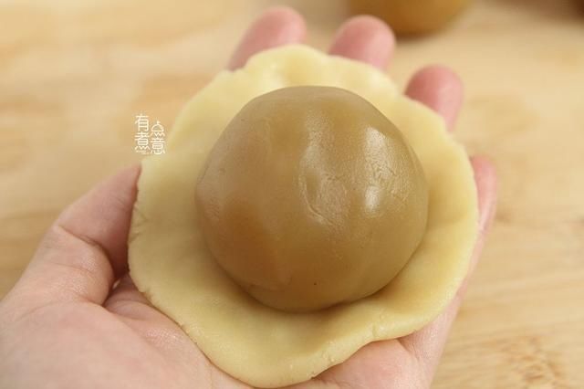 传统节日|商场卖200元的月饼,在家做成本不到50块,甜而不腻,低糖又好吃