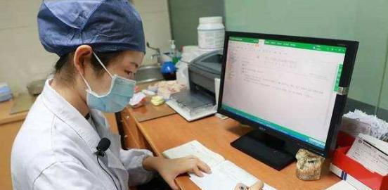 流产史|孕妈顺产4小时生下双胞胎,医生“多嘴”一句话,让丈夫执意离婚