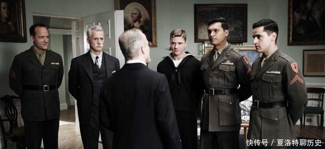 旗帜|《父辈的旗帜》真正插旗的那群美军士兵，全部都死在了硫磺岛