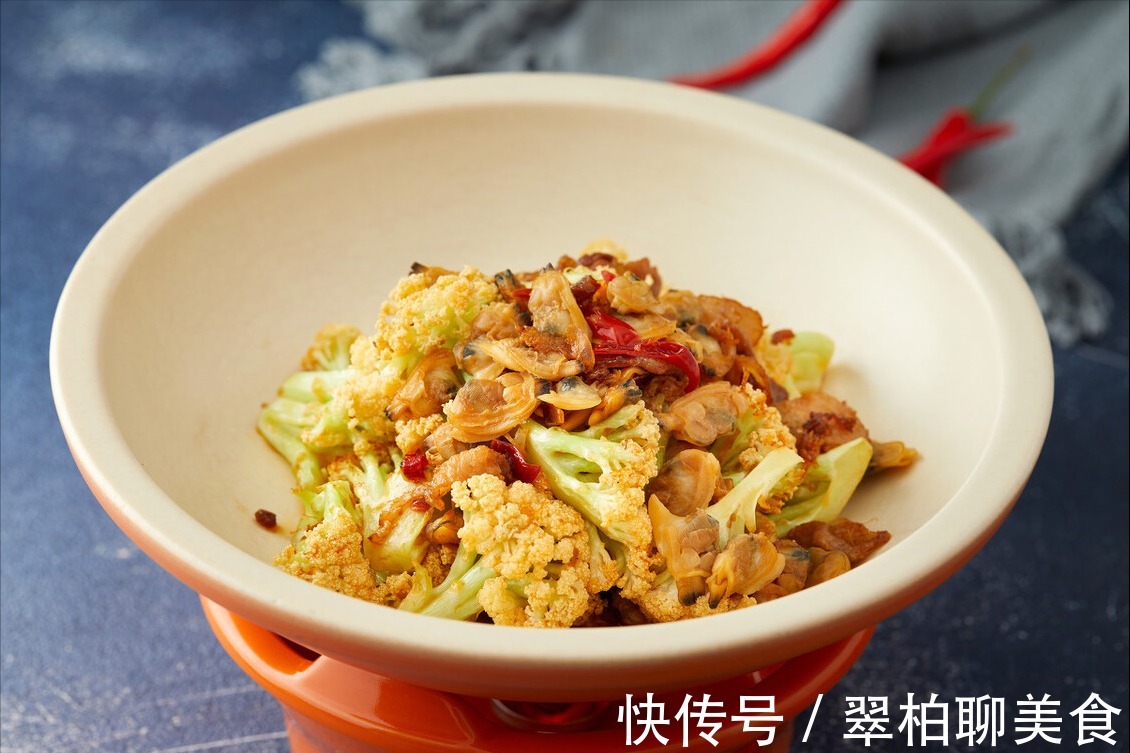 下饭|炒花菜好吃有诀窍，下锅前多做1步，出锅后又香又脆，十分下饭