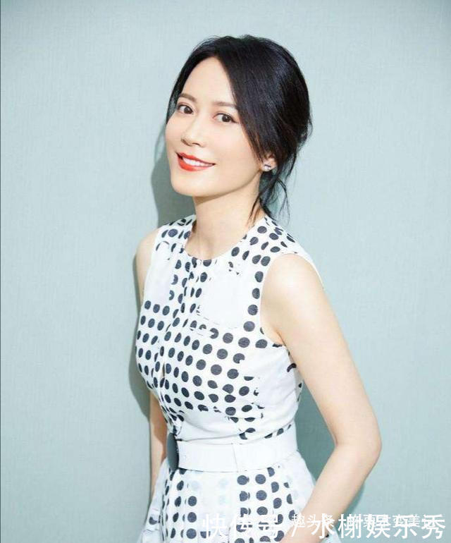 50岁的女人,别烫泡面卷来显老!这些“年轻十岁短发”更适合你