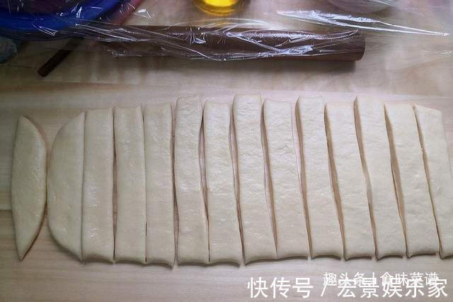 高筋面粉|炸油条没必要加泡打粉，教你油条店的老配方，油条蓬松酥脆有韧劲