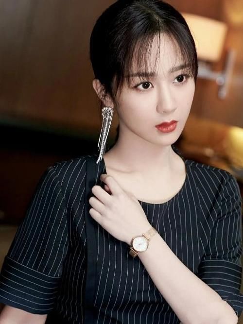 眼型多种多样，桃花眼朦胧惊艳很是治愈，这两种是颜值的硬伤