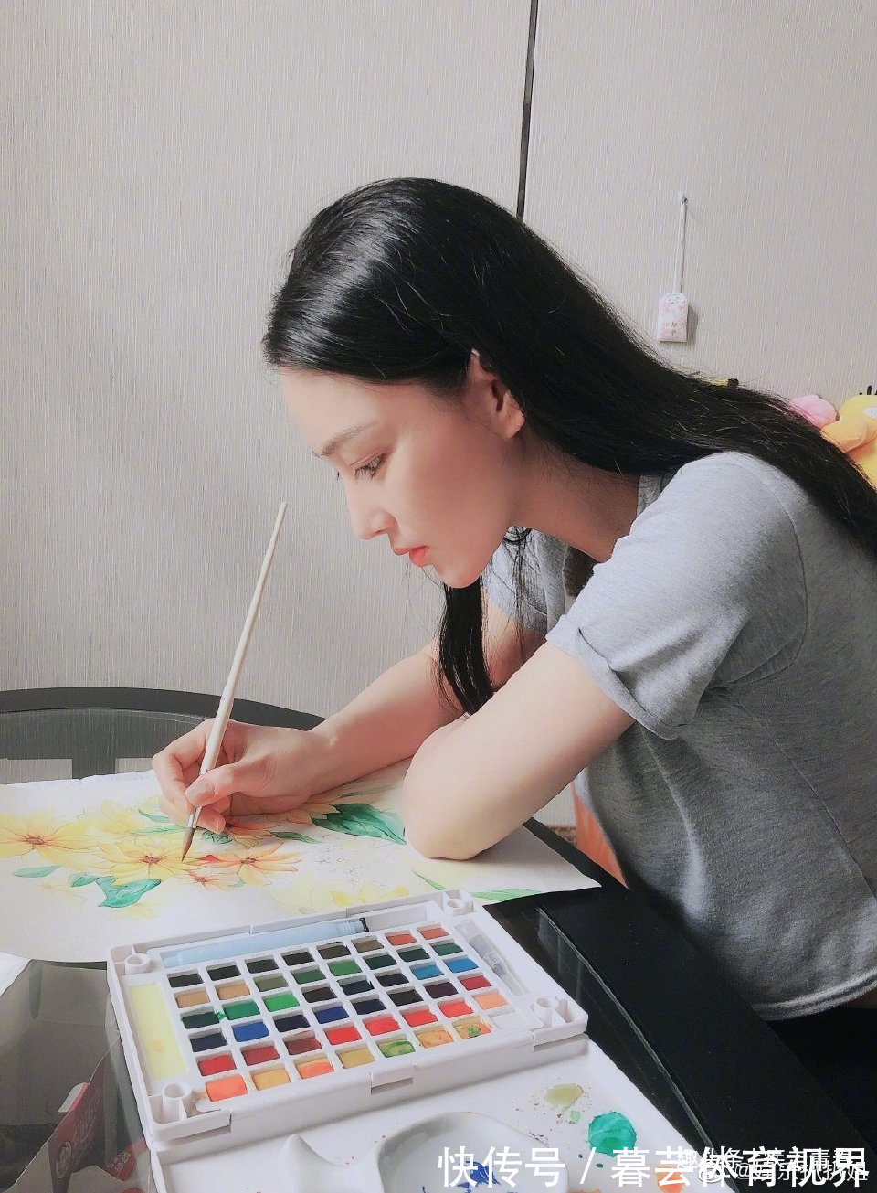 国画#张馨予国画居然画得这么好,真是人美又有才艺