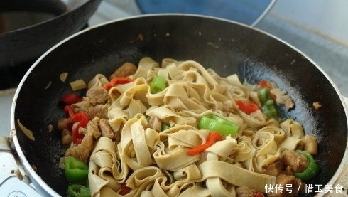 引以为傲|东北“引以为傲”的4道下酒菜,南方网友:给我来碟花生米压压惊