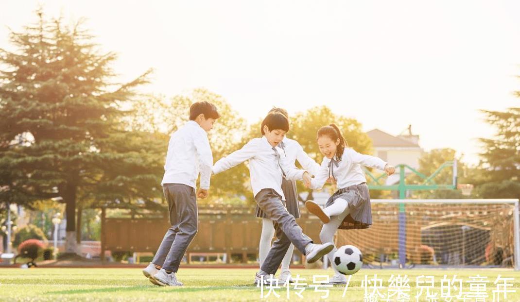 游泳|宝宝5岁前接触2类运动过多,反而可能“毁身高”,别不信