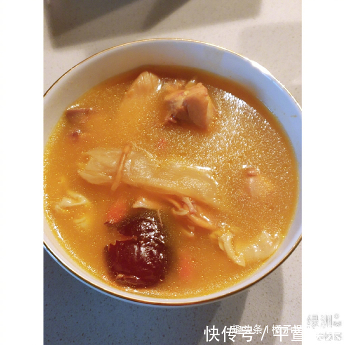 明星疫期居家全变厨师,何炅这菜我学不会,华晨宇这菜我吃不饱