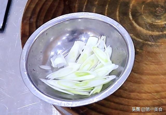 洋葱|洋葱炒鸡蛋到底怎么炒才好吃，下锅顺序很重要，很多人都不知道