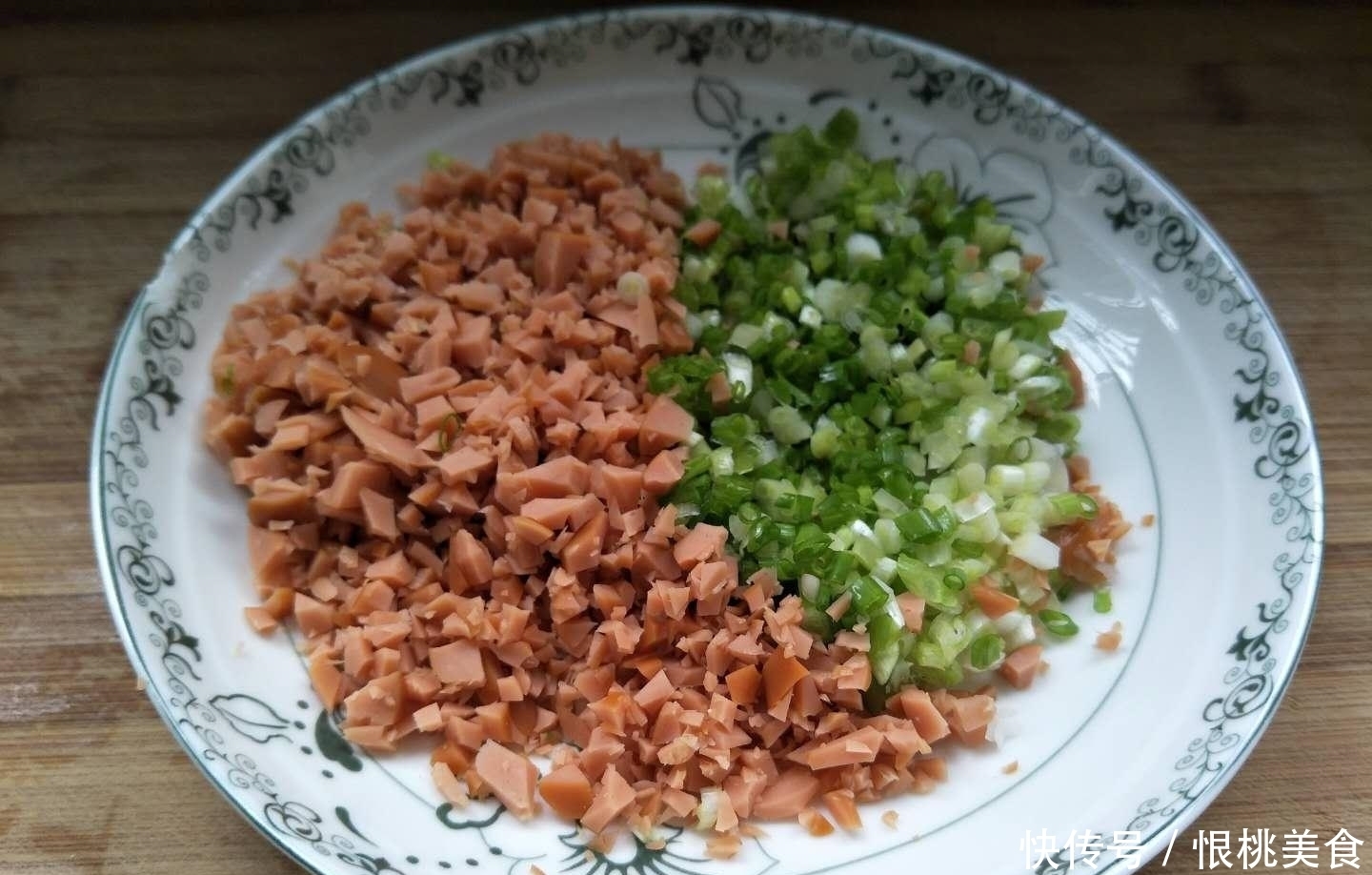 我家葱油饼都不用发面，做出来酥脆香软，比外面手抓饼还好吃！