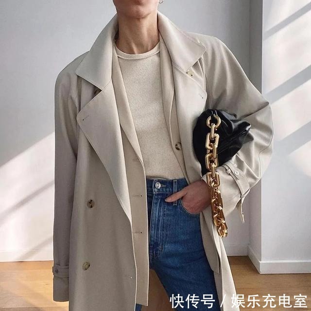 高领|叠穿别再“白衬衫+高领衫”,太土!试试这些新穿法,时髦又保暖