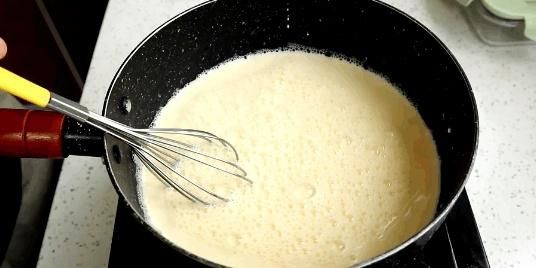 蛋黄|一杯牛奶,2个蛋黄,教你牛奶新吃法,滑嫩又柔软,孩子抢着吃