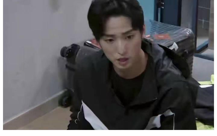 专辑|55岁林志炫为跌下舞台道歉！参加节目指手画脚被骂爹味儿重，他越来越飘了？